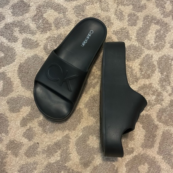 Calvin Klein Shoes - CALVIN KLEIN Holly Platform Black Slide